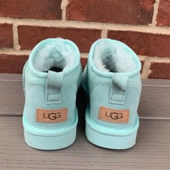 UGG Ultra Mini Classic Boot - Picture 2 of 11